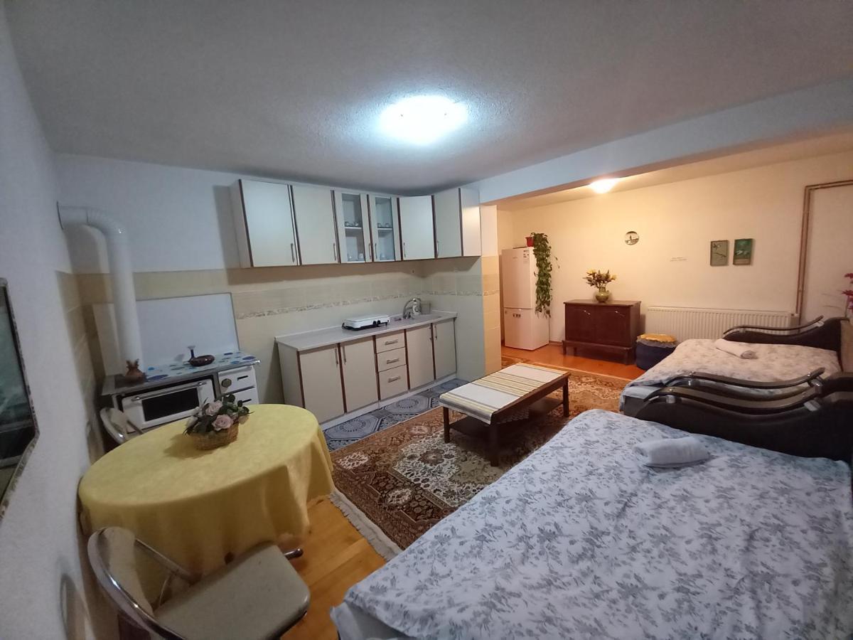 פלאב Apartment Little Village מראה חיצוני תמונה